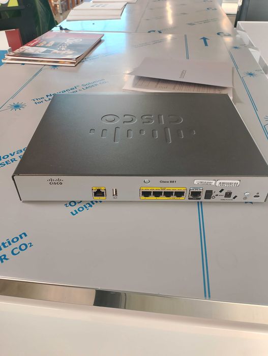 Router Cisco 800
