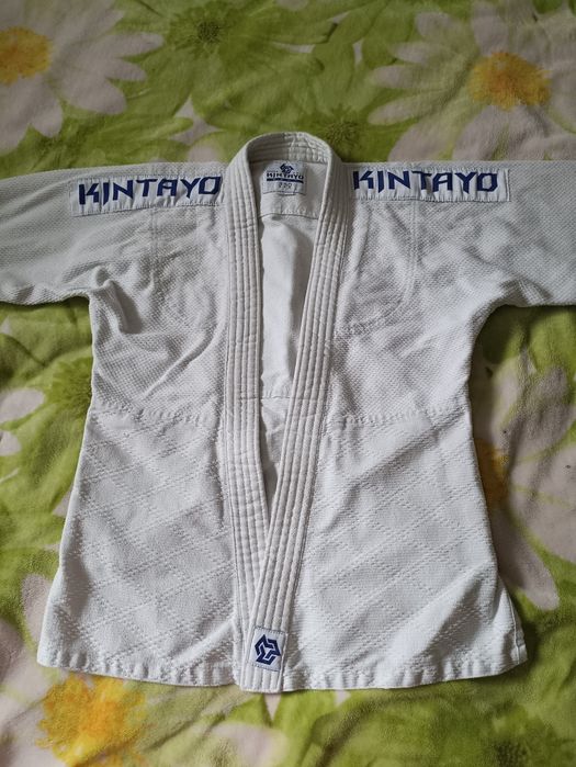 Продам кімоно 140 розмір