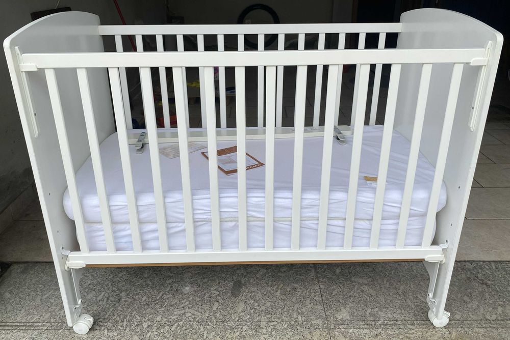 Berço / Cama de Bebé TRAMA – Kit Completo em Excelente Estado