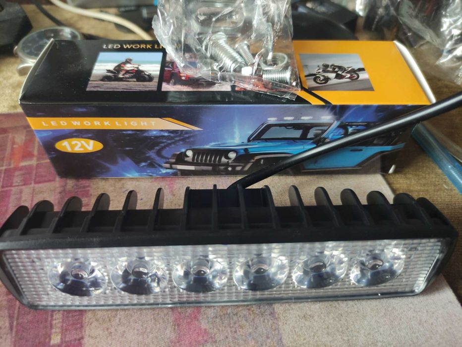 Светодиодная LED фара с
кронштейном.Дневные ходовые
огни. 6 линз.Новая