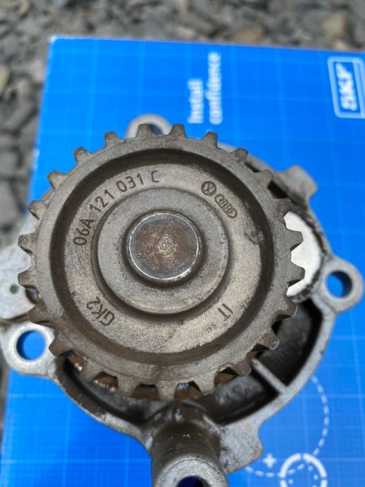 Водяной насос (помпа) VAG 06A121031C оригинал Шкода Октавия А5