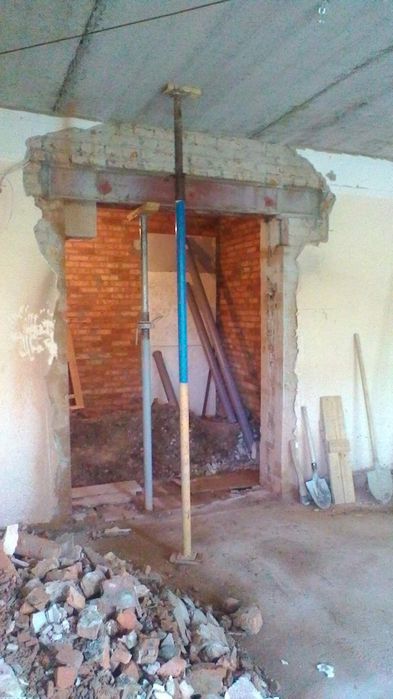 Демонтажні роботи копка траншей вигрібних ям , монтаж труб каналізації