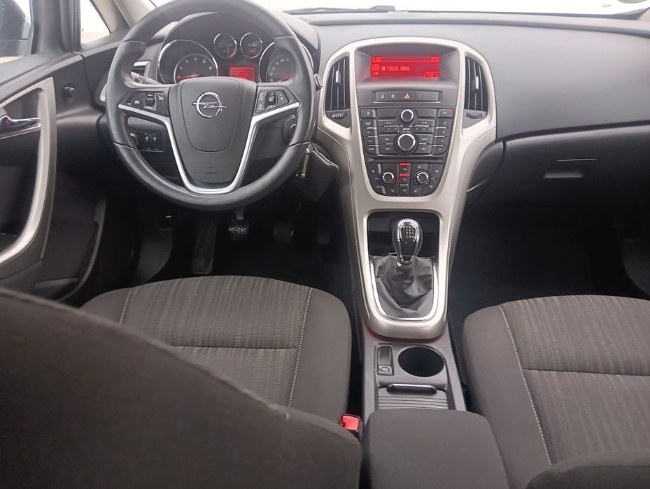 Opel Astra J Model 2012 1.4 Turbo ful opcja