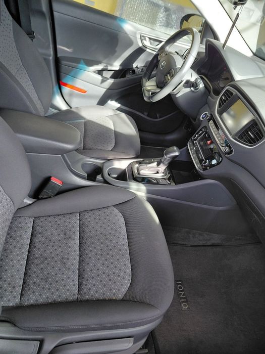 Ионик заряжаемый гибрид продам