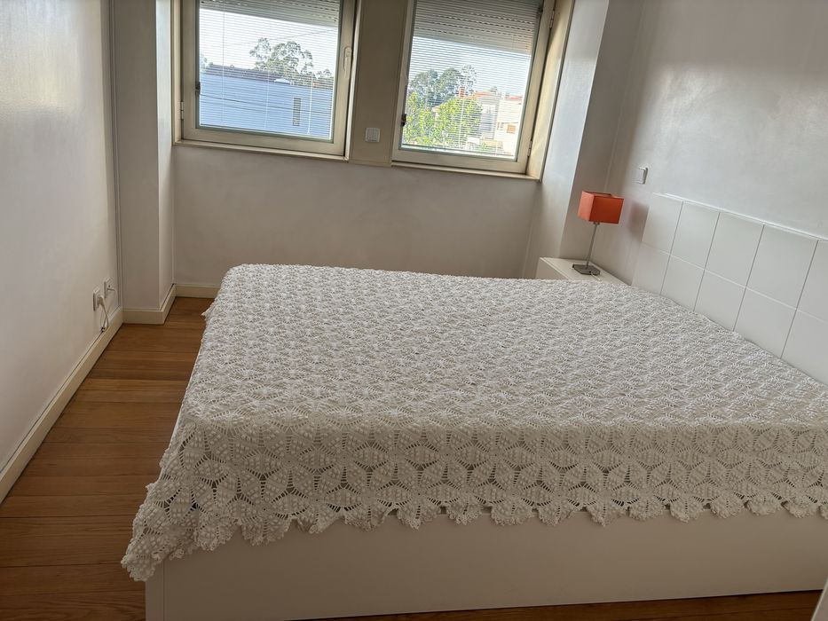 Colcha de renda branca feita a mao, medidas: 2,08m x 1, 95 m