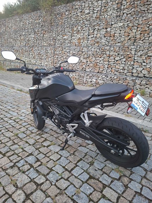 Vendo Honda CB125R 125cc