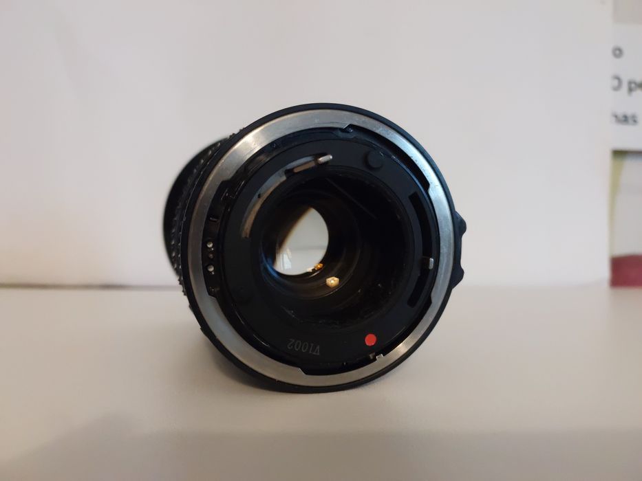 Lente Canon FD 35-105mm f/3.5 (para reparação)