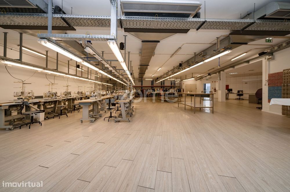 Pavilhão Industrial c/4.026m² em Vila Nova, Barcelos