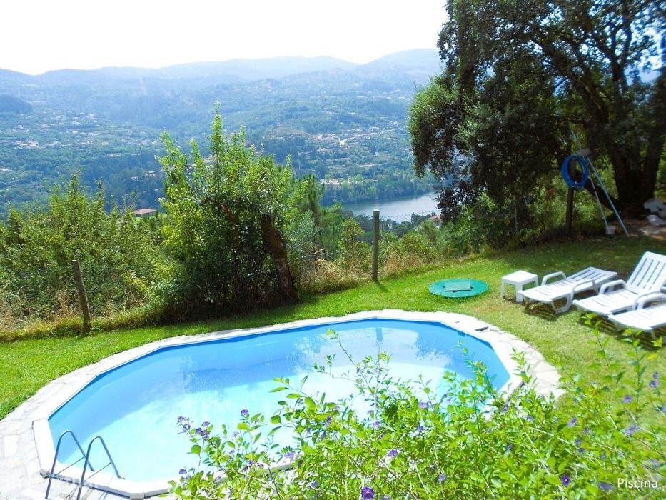 Quinta T4 com Piscina e Vista para o Rio Douro
