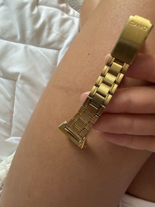 Годинник casio.