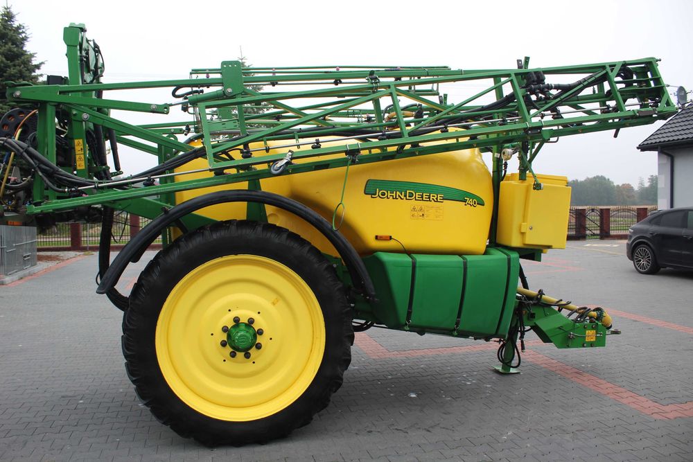 Opryskiwacz John Deere 740  hardi  kuhn