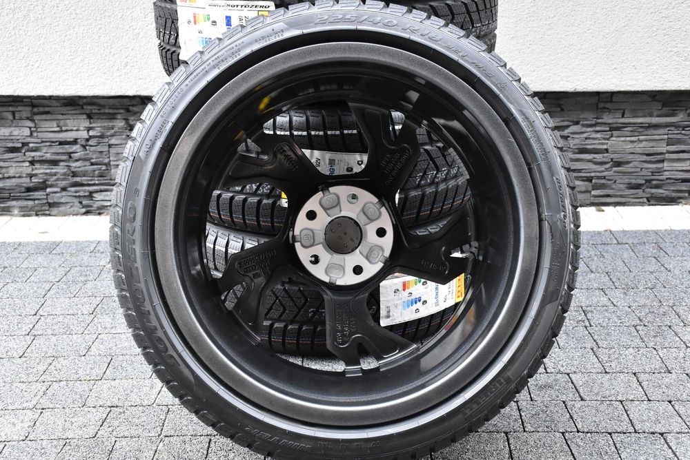 Nowe koła zimowe Audi A3 8Y 8V 8P 18" NOWE Pirelli 2024r OEM