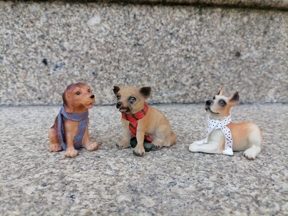 Various figurines64750729168515123