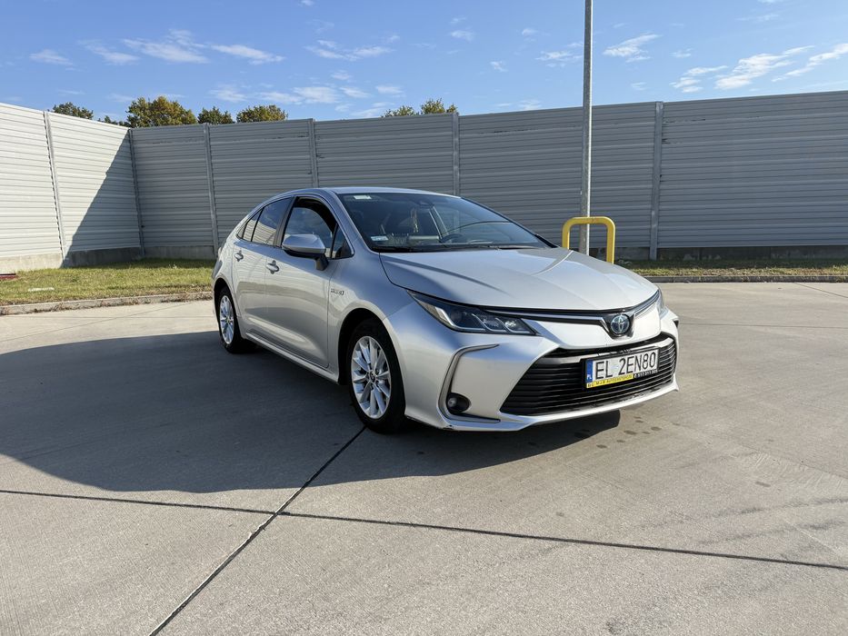 Toyota Corolla E21 1.8 hybrid 2021 comfort serwisowana 260tyś km FV