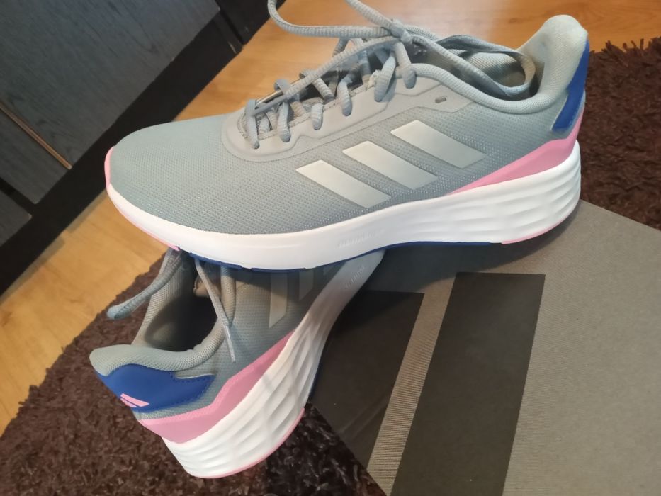 Nowe buty sportowe Adidas