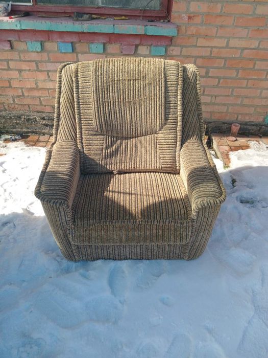 Продам розкладне крісло