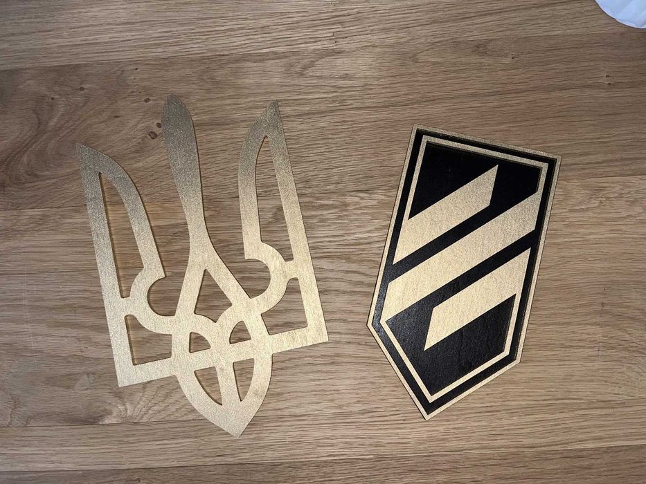 Лазерна різка та гравіювання. Медальниці, топпери, коробочки, QR коди.