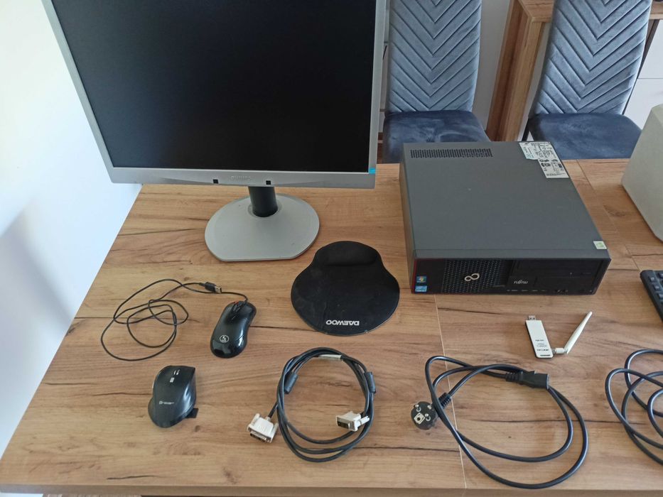 Komputer stacjonarny Fujitsu DT8