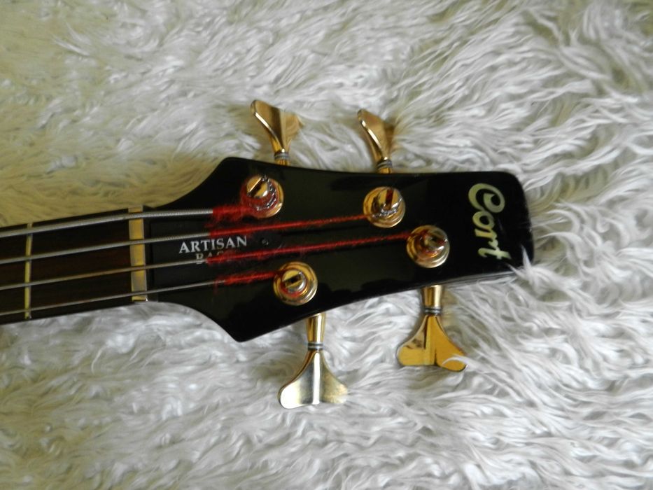 Gitara basowa aktywna Cort Artisan z futerałem