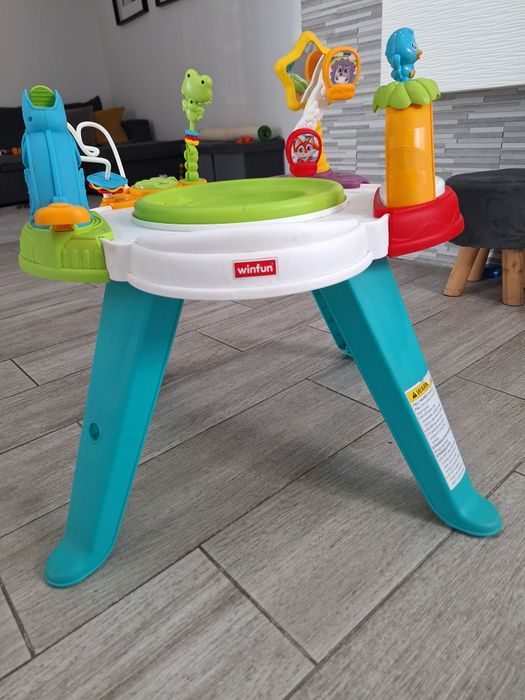 Mesa de atividades bébé