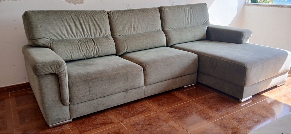 Sofa green confortável  , que fará toda diferença numa sala moderna