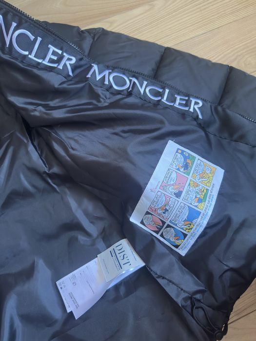 Зимова куртка Moncler