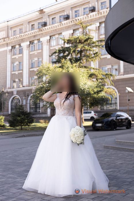 Продаж весільної сукні