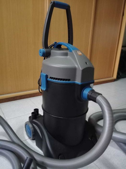 Aspirador de piscina e lago profissional Oase PondoVac 4