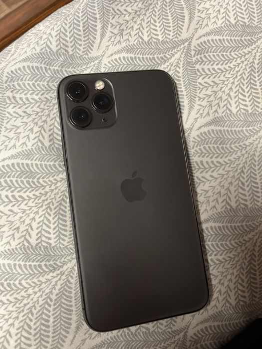 Продам Iphone 11 pro