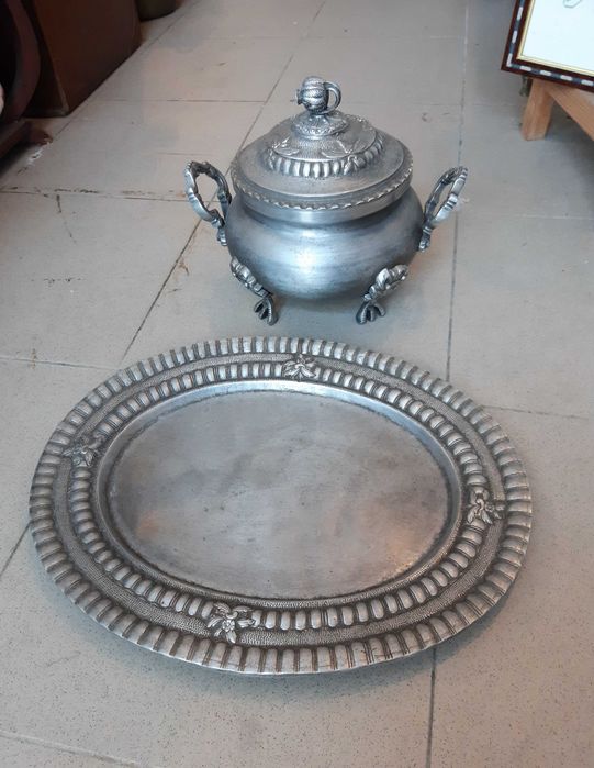 Magnífica Terrina e Travessa em Estanho