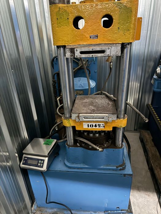 Prensa hidráulica aquecida