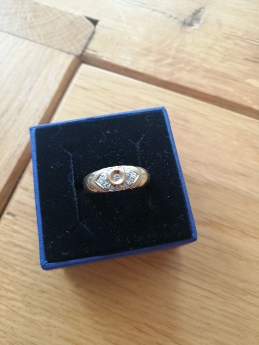 Pierścionek z diamentami