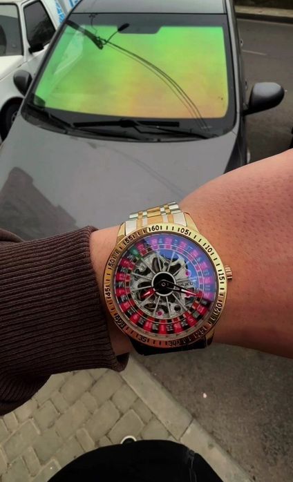 Часы Рулетка казино