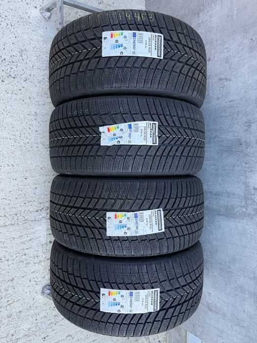 DOT24 Резина зима НОВА Bridgestone 255/35 R20 Blizzak LM005