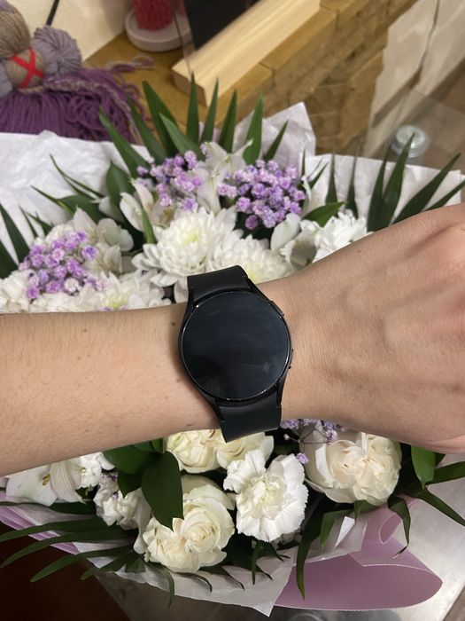 Розумний годинник Samsung Galaxy Watch 4 в бездоганному стані
