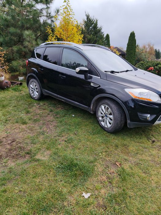 Ford Kuga uszkodzony