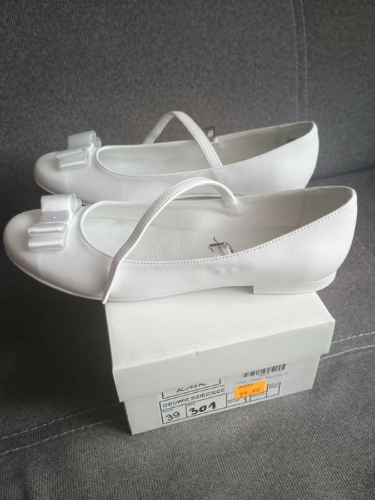 Białe buty komunijne/ślubne r39