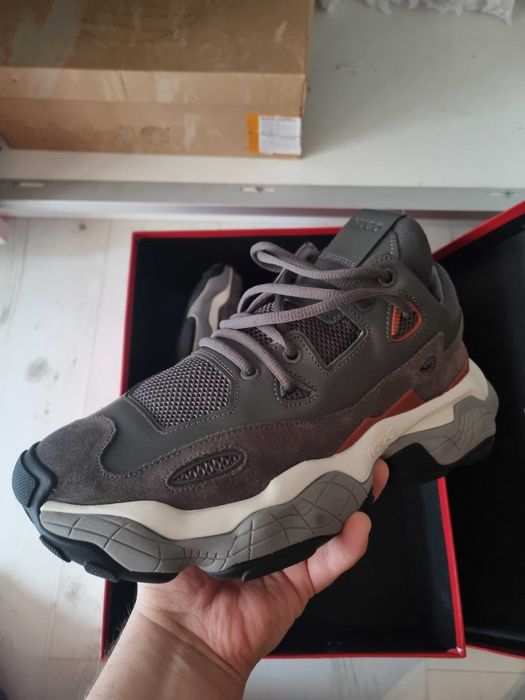 Nowe buty Hugo Boss Aromic Runner 41 26cm