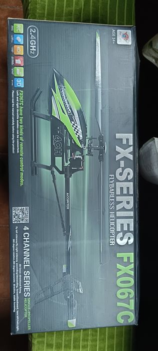 Helicóptero RC quase sem uso
