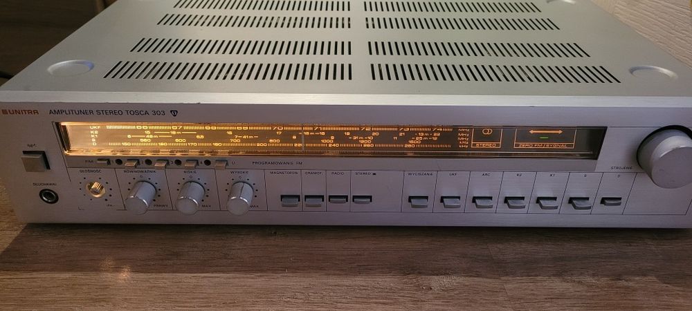Amplituner  stereo Tosca 303