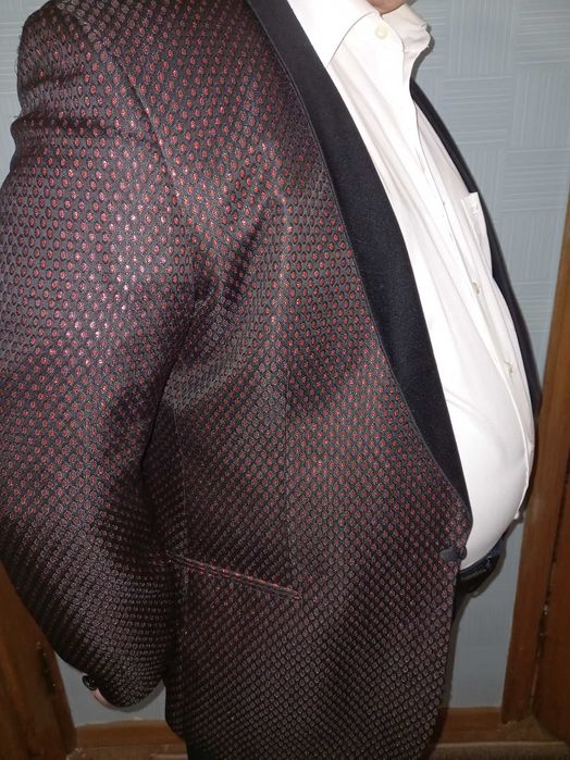 Продаються  набори українських  національних  одеж,концерті костюми