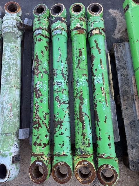 sennebogen 821 koparka przeładunkowa komplet siłowników