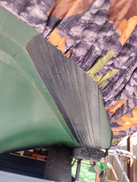 Човен колібрі з мотором