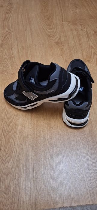 Взуття для хлопця.