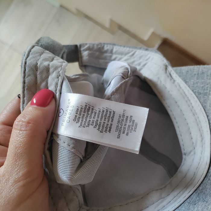 Primark czapka z daszkiem