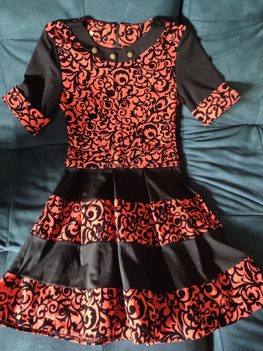 Яскрава сукня 44 розмір