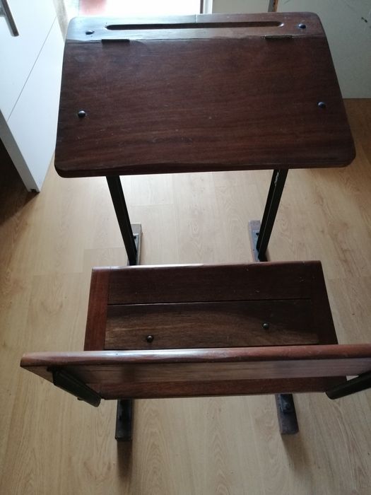 Secretária de escola antiga