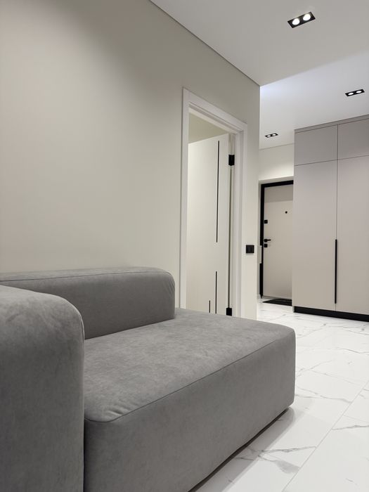 Продам сучасну 1к квартиру в класному районі!