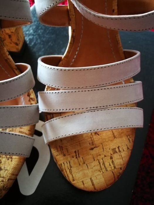 Sandálias Zilian NOVAS em caixa em Pele e Madeira nº38