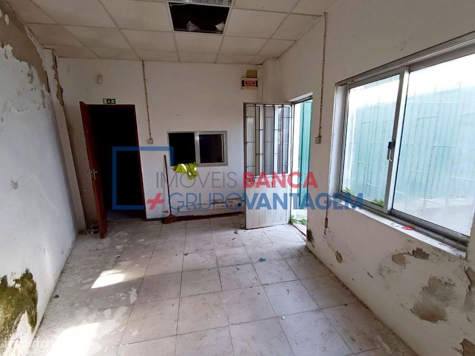 Armazém em Azambuja